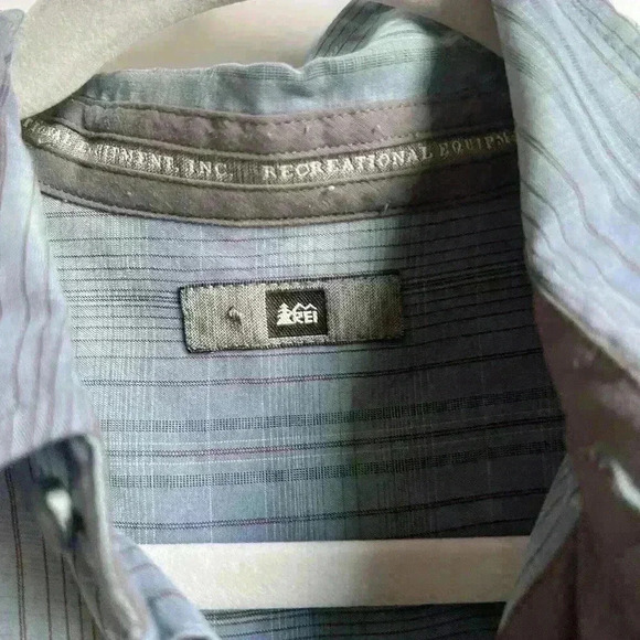 REI Button down Blue Plaid Size Mens S Small - Picture 2 of 4